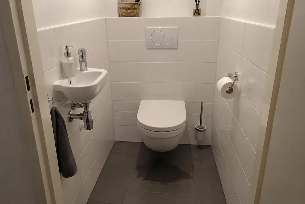 Lekdetectie Raalte – natte vloer bij een toilet